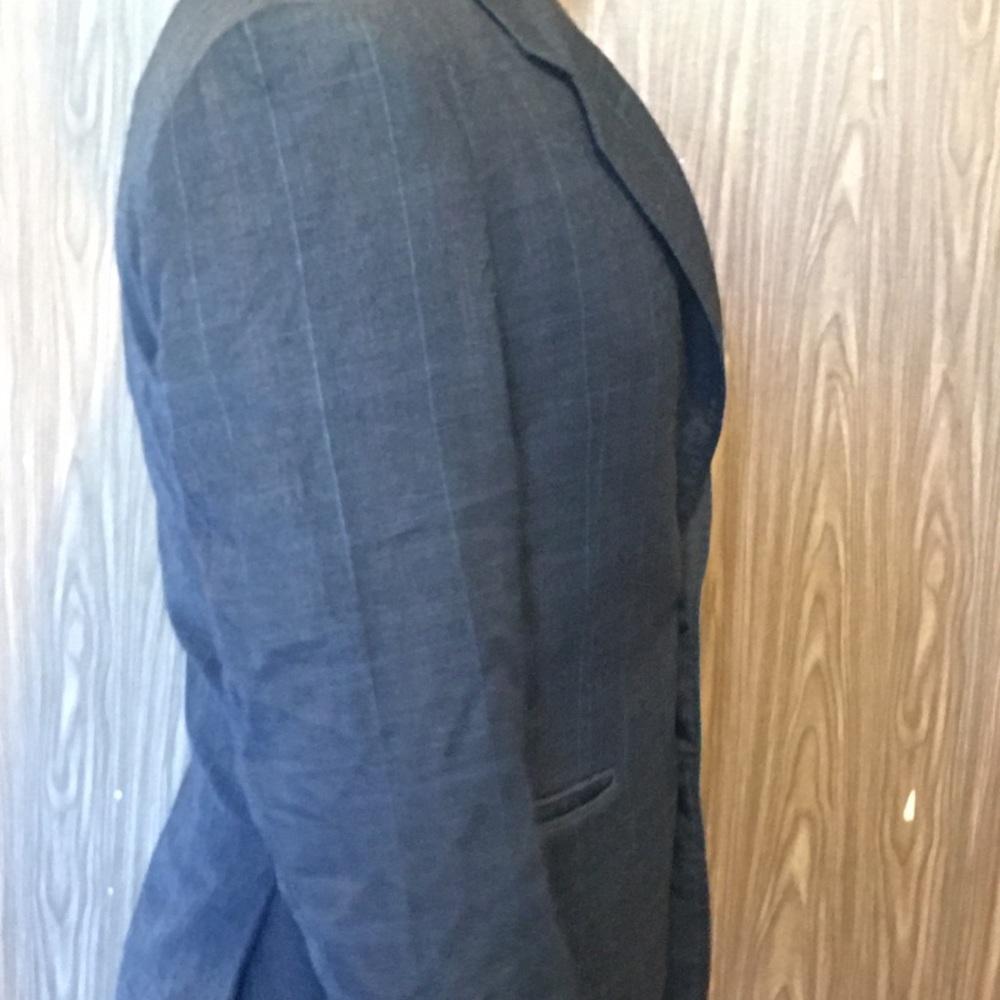 BANDO. It’s a men suit jacket